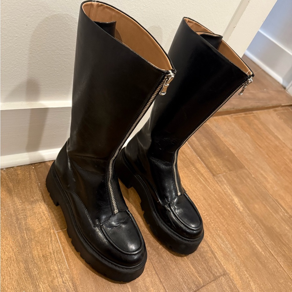 Steve Madden Black Leather Rinza Boots Size 8
Great condition - Picture 4 of 4